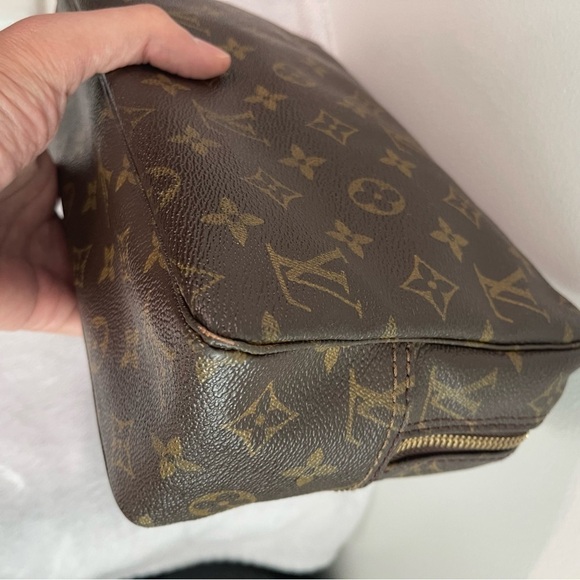 Authentic Louis Vuitton trousse cosmetic bag 28 - Picture 11 of 12
